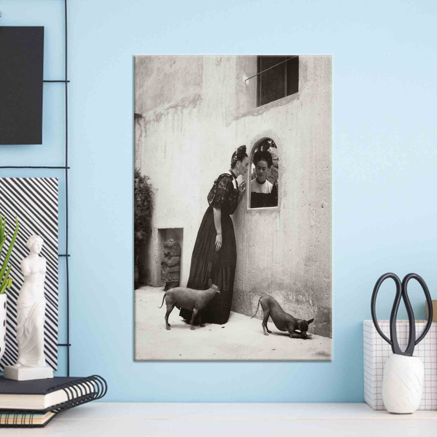 Frida Kahlo Pest Canvas Print