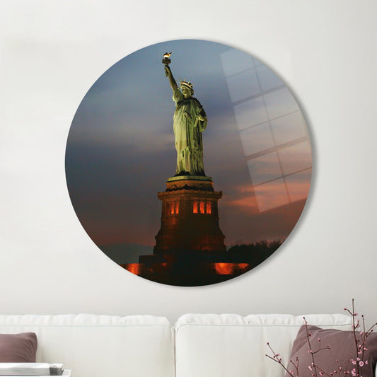 Neoclassical Tempered Glass Statue of Liberty Wall Art - Elegant Neoclassical Design